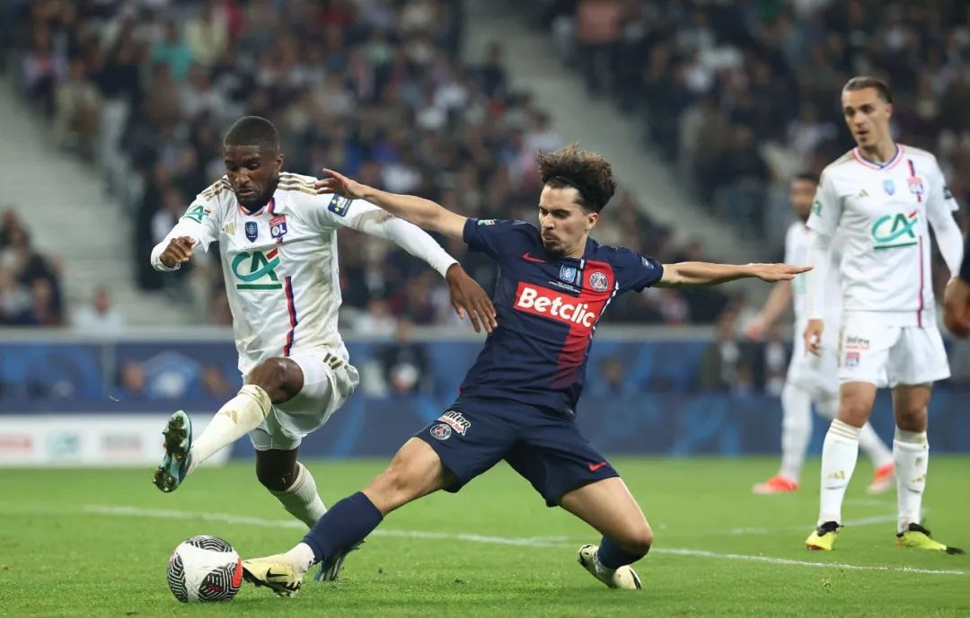 加时末段葡萄牙体育备战法国杯深圳男篮冲刺阶段绝杀压哨，亚特兰大强势反弹备战欧联瞬间刷屏